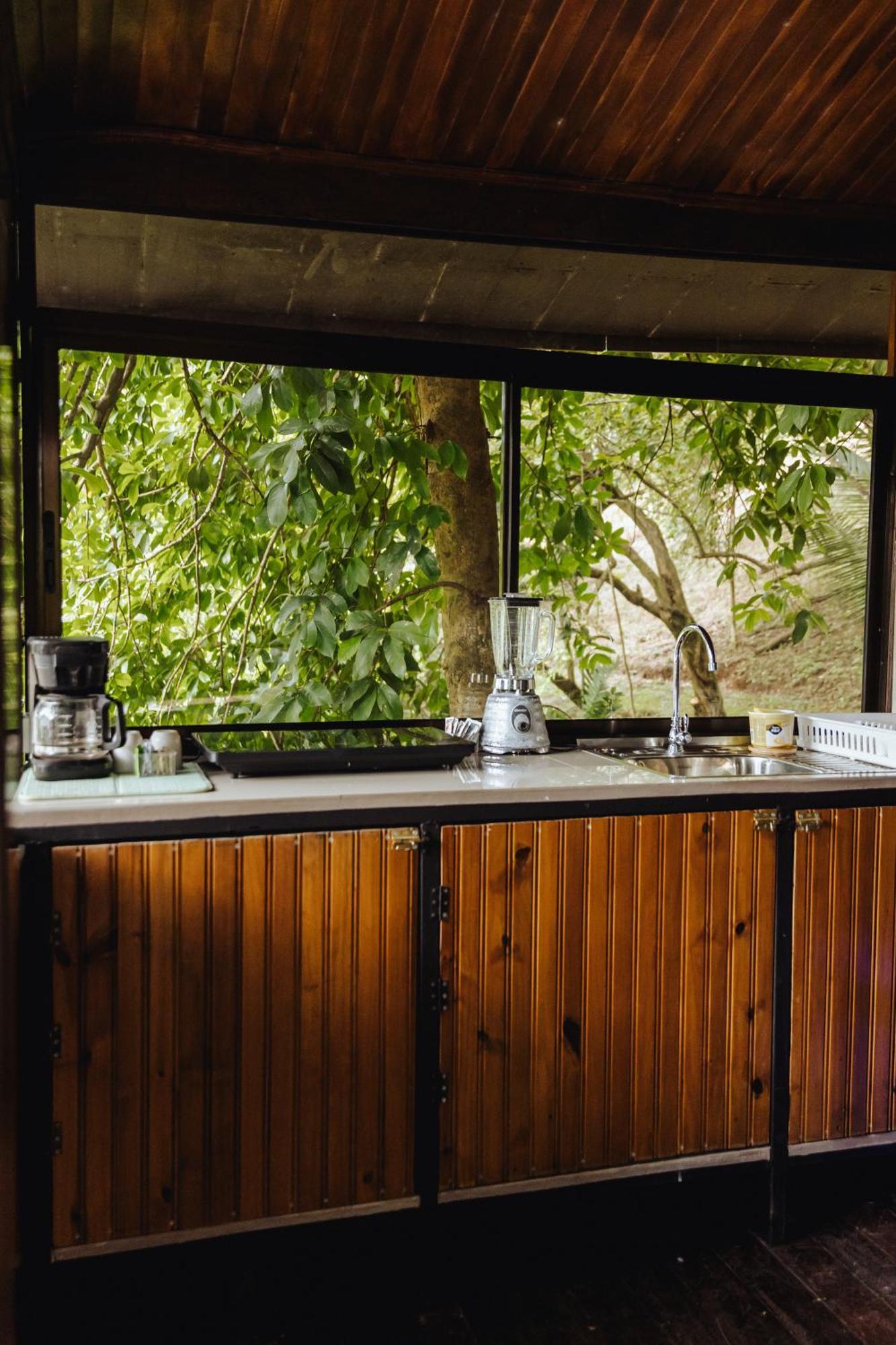 Sunny’s Hotel Jaco Bagian luar foto