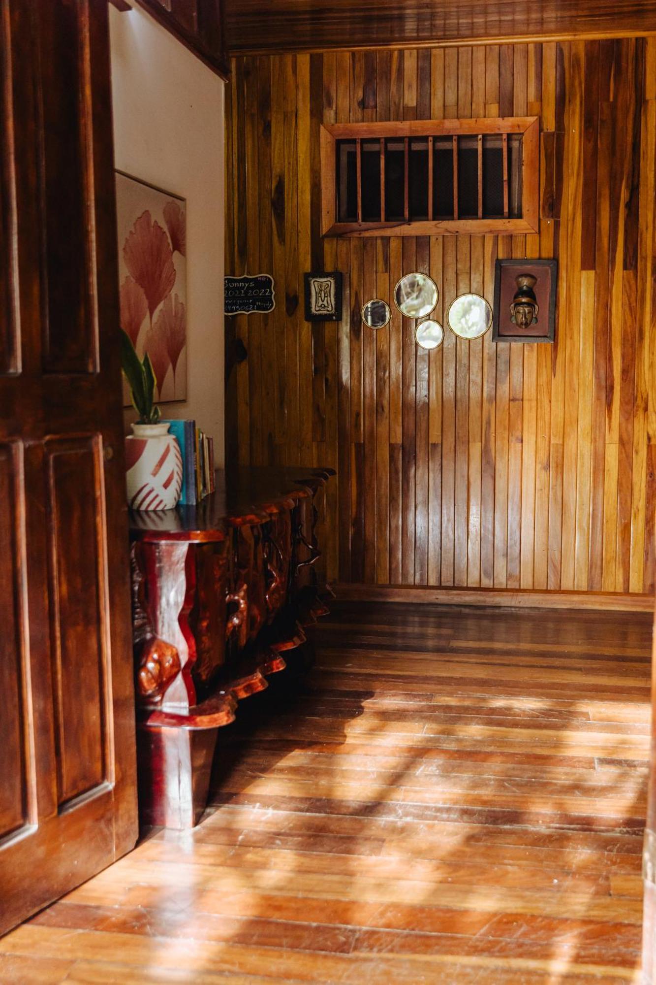 Sunny’s Hotel Jaco Bagian luar foto